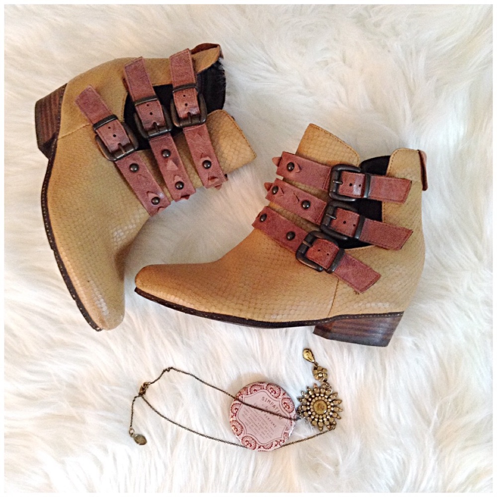 OTBT Valley View Brownstone Rustic Bootie